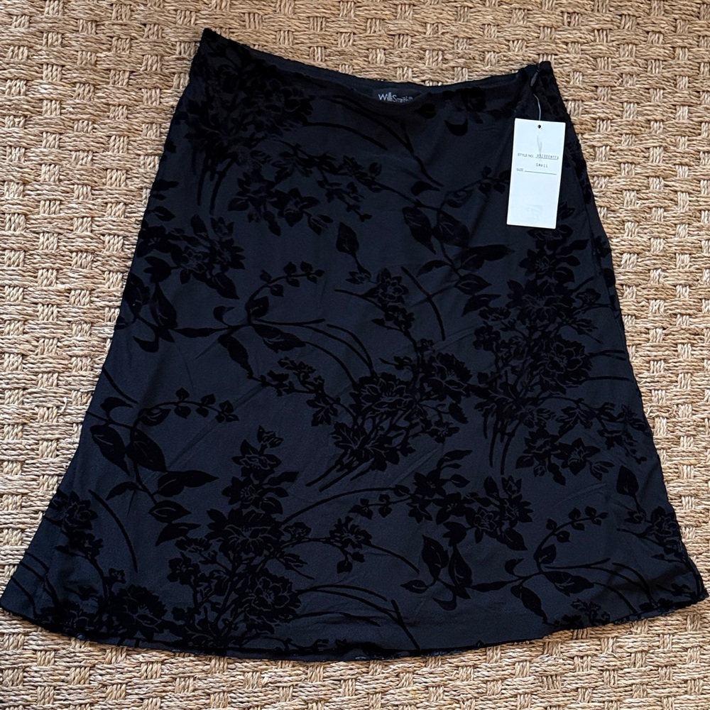 Willi Smith Velvet Black Floral A-Line Skirt